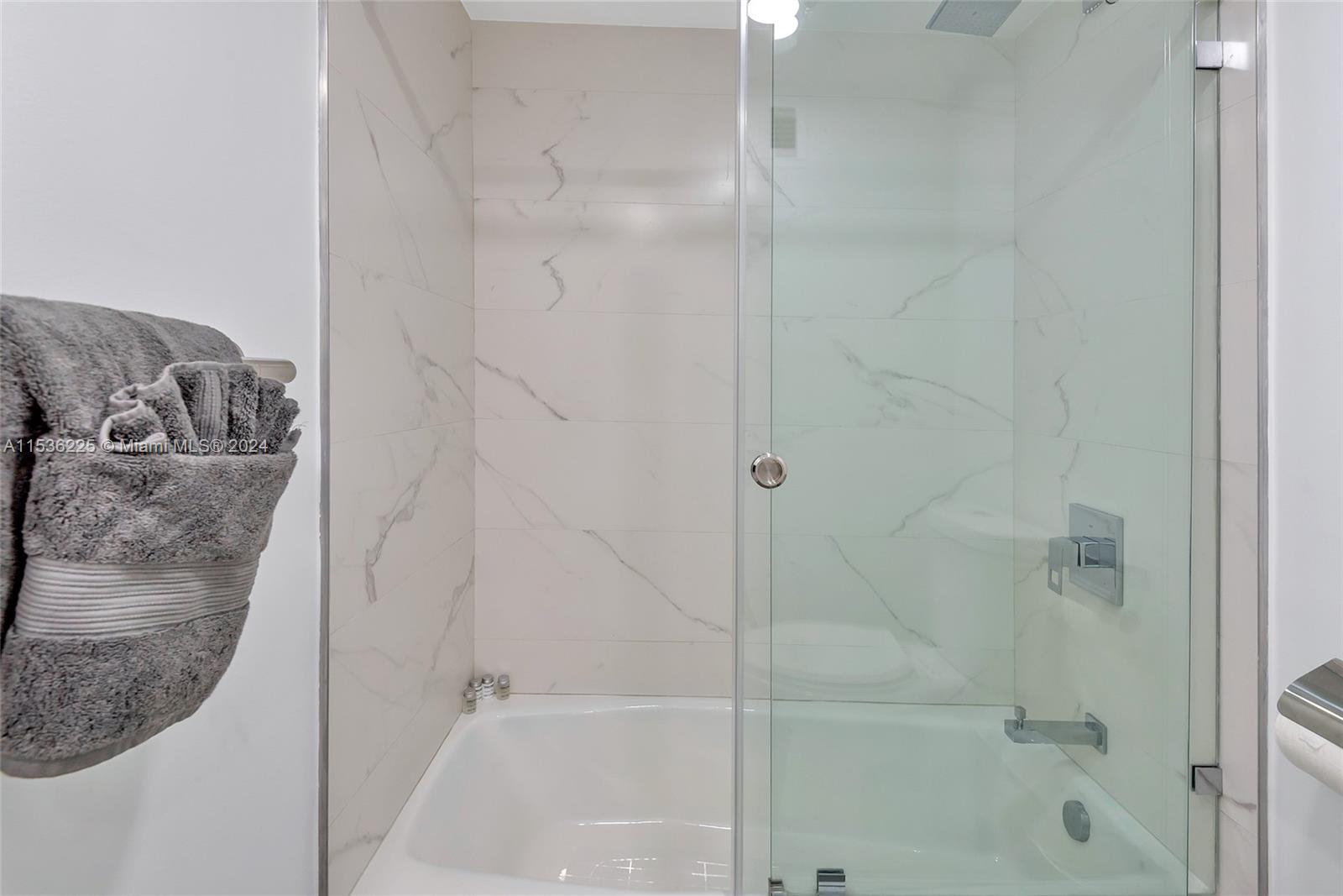 4001 S Ocean Dr 2G, Hollywood, Florida 33019, 1 Bedroom Bedrooms, ,1 BathroomBathrooms,Residentiallease,For Rent,4001 S Ocean Dr 2G,A11536225