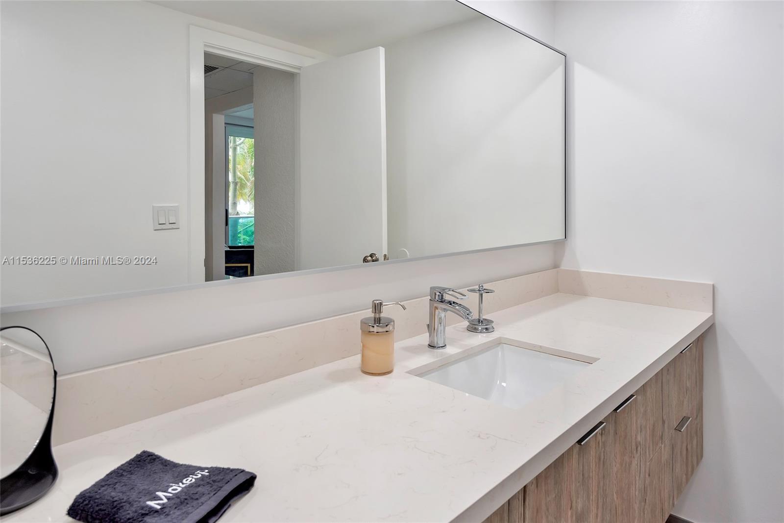 4001 S Ocean Dr 2G, Hollywood, Florida 33019, 1 Bedroom Bedrooms, ,1 BathroomBathrooms,Residentiallease,For Rent,4001 S Ocean Dr 2G,A11536225