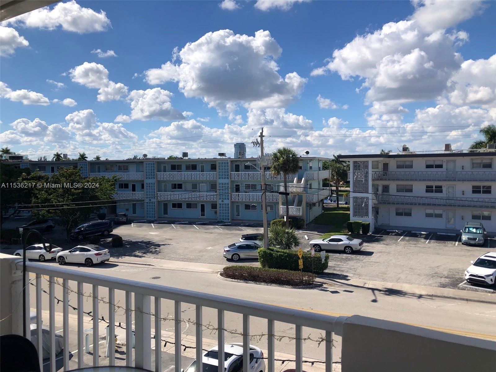462 Golden Isles Dr 308, Hallandale Beach, Florida 33009, 1 Bedroom Bedrooms, ,1 BathroomBathrooms,Residentiallease,For Rent,462 Golden Isles Dr 308,A11536217