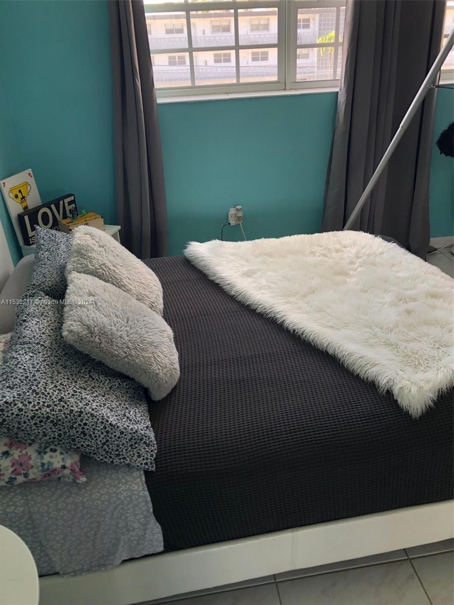 462 Golden Isles Dr 308, Hallandale Beach, Florida 33009, 1 Bedroom Bedrooms, ,1 BathroomBathrooms,Residentiallease,For Rent,462 Golden Isles Dr 308,A11536217