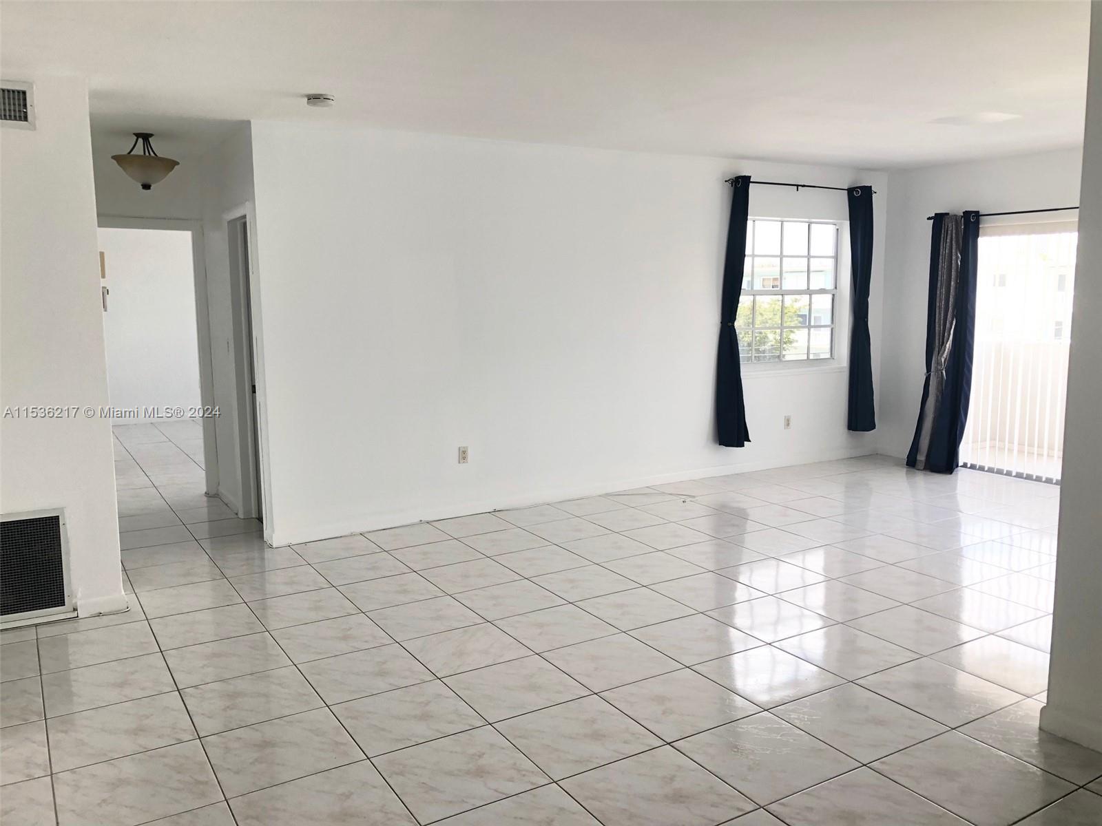 462 Golden Isles Dr 308, Hallandale Beach, Florida 33009, 1 Bedroom Bedrooms, ,1 BathroomBathrooms,Residentiallease,For Rent,462 Golden Isles Dr 308,A11536217