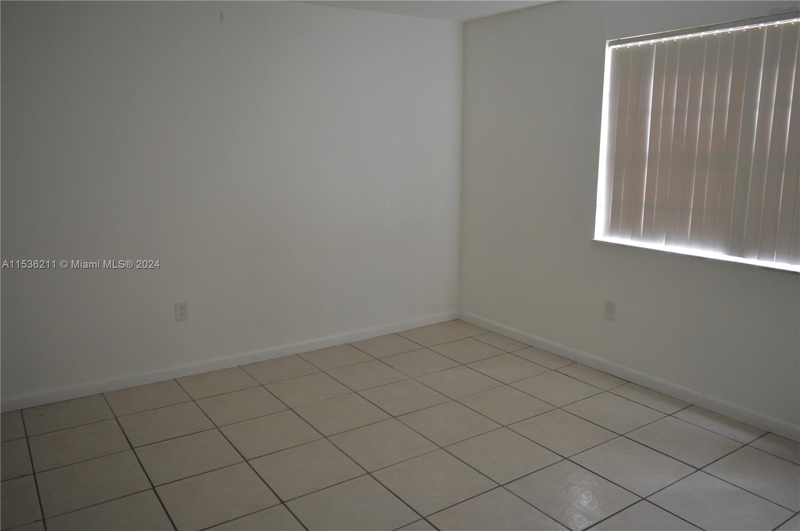 6960 Miami Gardens Dr 2-222, Hialeah, Florida 33015, 2 Bedrooms Bedrooms, ,2 BathroomsBathrooms,Residentiallease,For Rent,6960 Miami Gardens Dr 2-222,A11536211