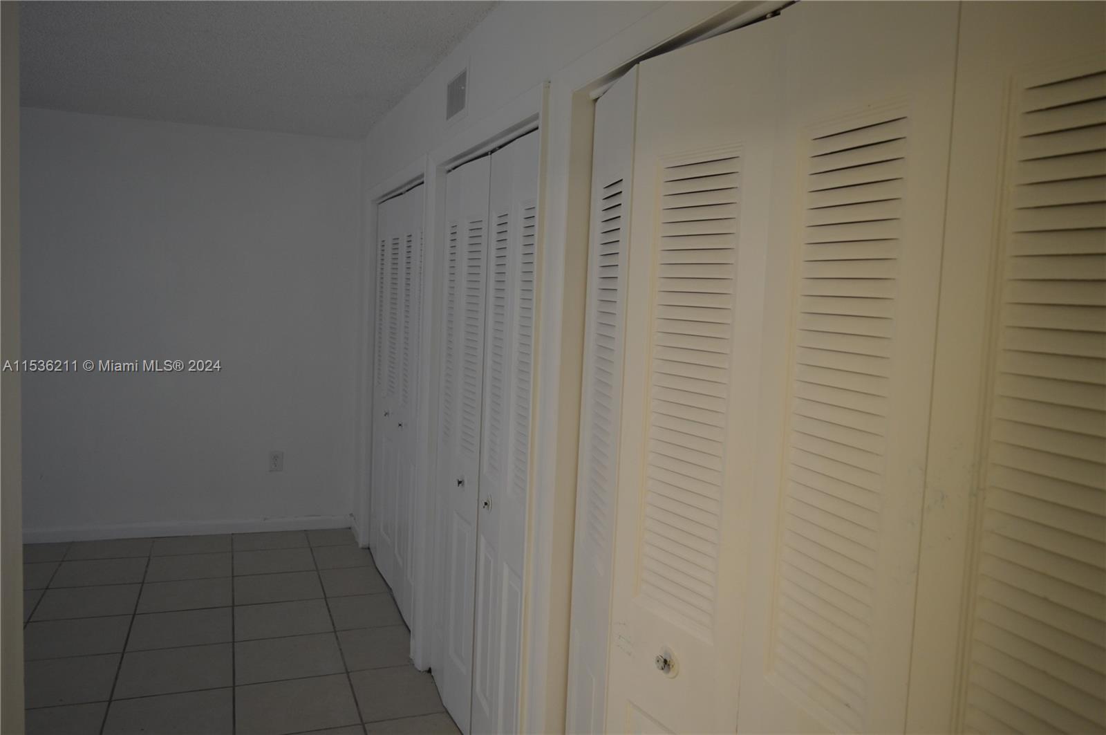 6960 Miami Gardens Dr 2-222, Hialeah, Florida 33015, 2 Bedrooms Bedrooms, ,2 BathroomsBathrooms,Residentiallease,For Rent,6960 Miami Gardens Dr 2-222,A11536211