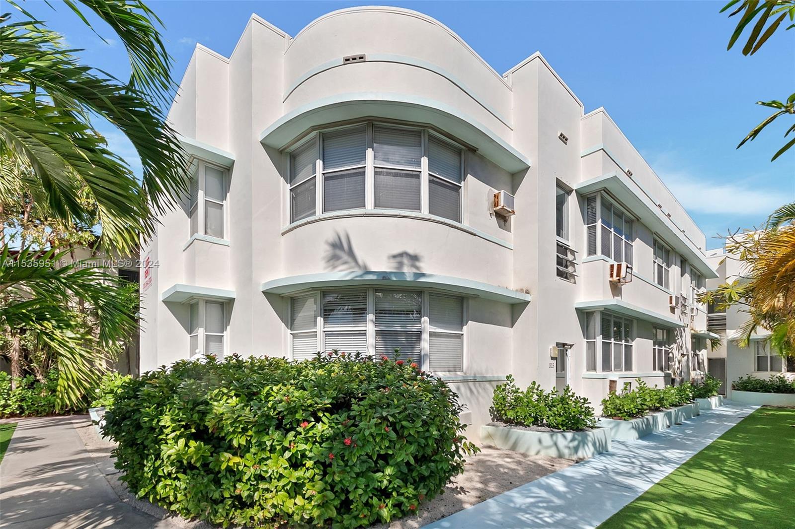 315 W 28th St 12, Miami Beach, Florida 33140, 1 Bedroom Bedrooms, ,1 BathroomBathrooms,Residentiallease,For Rent,315 W 28th St 12,A11535951