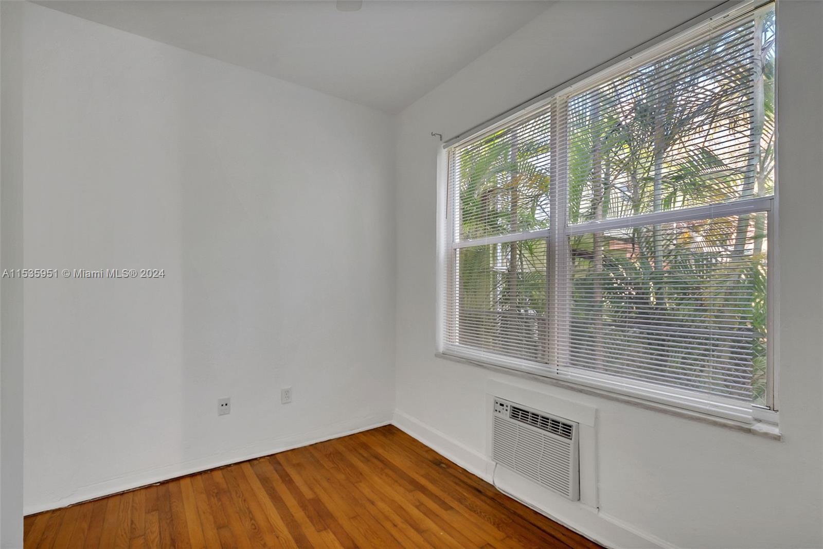 315 W 28th St 12, Miami Beach, Florida 33140, 1 Bedroom Bedrooms, ,1 BathroomBathrooms,Residentiallease,For Rent,315 W 28th St 12,A11535951