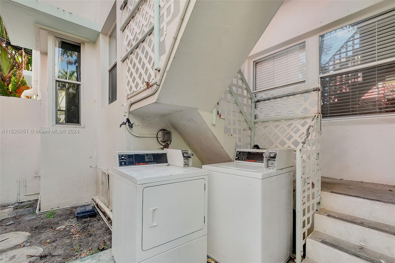 315 W 28th St 12, Miami Beach, Florida 33140, 1 Bedroom Bedrooms, ,1 BathroomBathrooms,Residentiallease,For Rent,315 W 28th St 12,A11535951