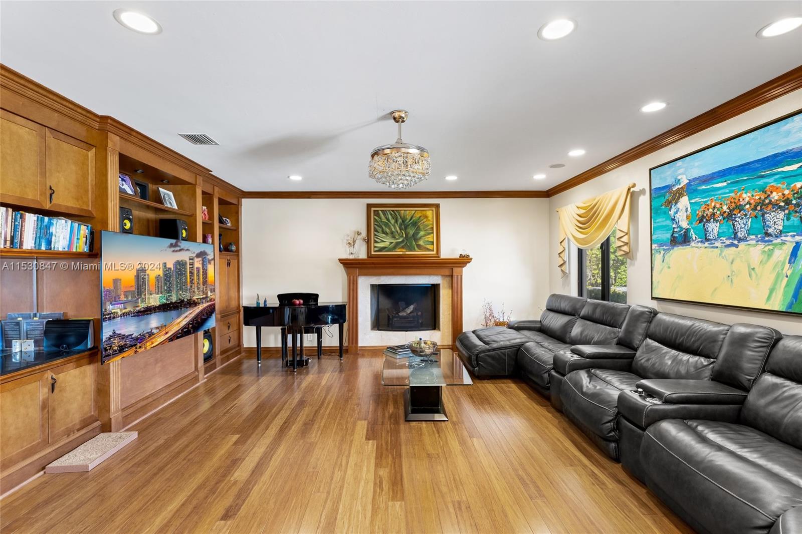 655 Hibiscus Dr, Hallandale Beach, Florida 33009, 6 Bedrooms Bedrooms, ,5 BathroomsBathrooms,Residential,For Sale,655 Hibiscus Dr,A11530847