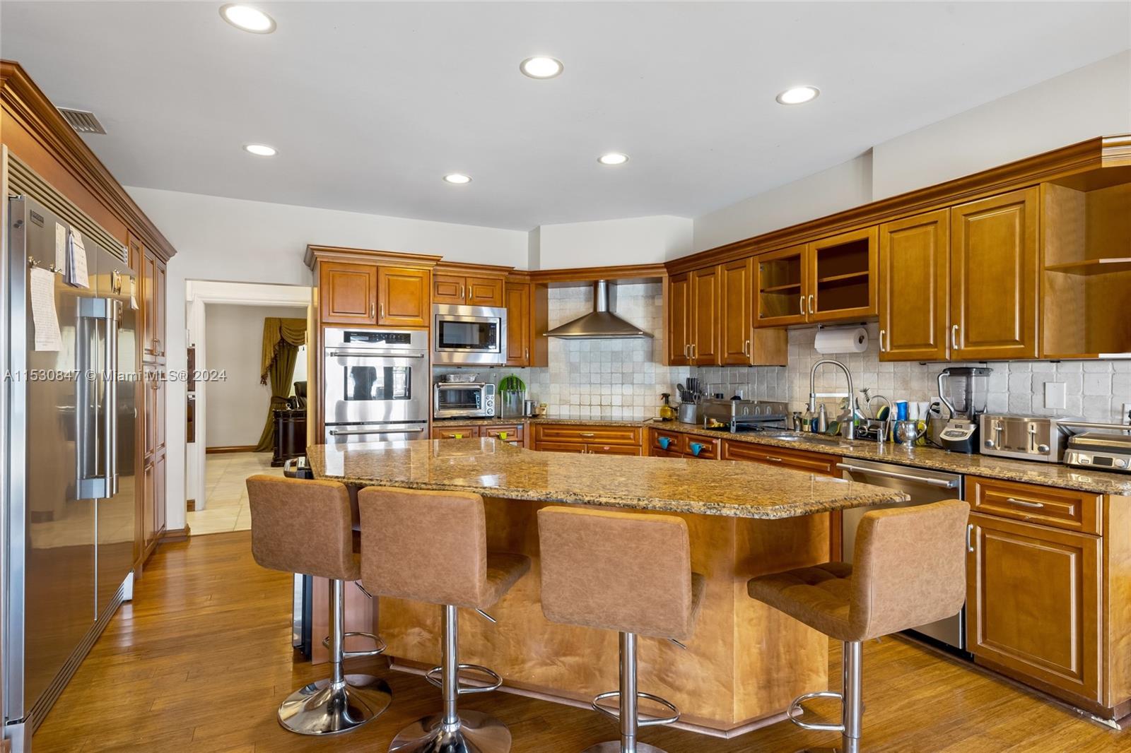 655 Hibiscus Dr, Hallandale Beach, FL, 33009 United States, 6 Bedrooms Bedrooms, ,5 BathroomsBathrooms,Residential,For Sale,Hibiscus Dr,A11530847