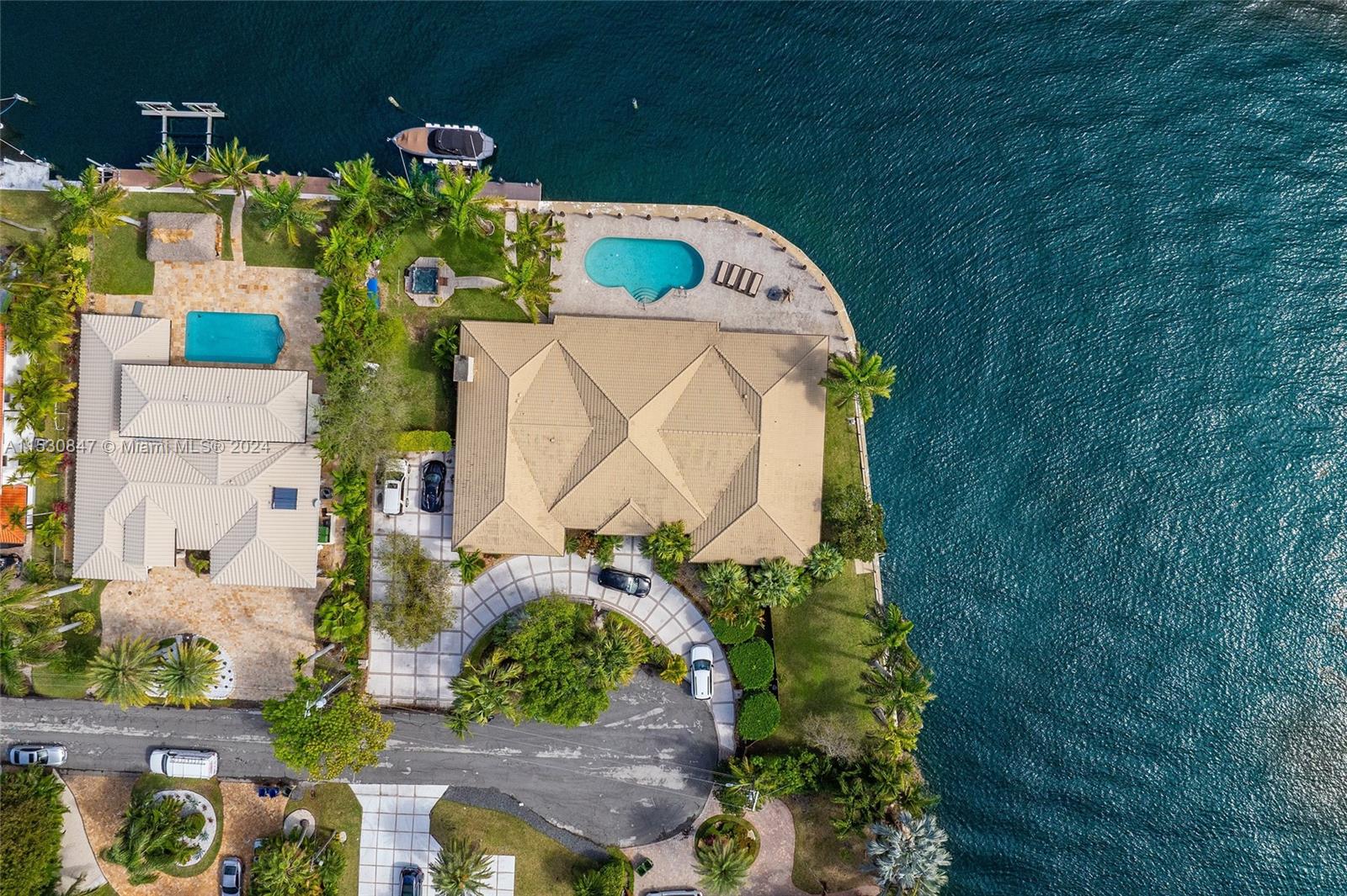 655 Hibiscus Dr, Hallandale Beach, FL, 33009 United States, 6 Bedrooms Bedrooms, ,5 BathroomsBathrooms,Residential,For Sale,Hibiscus Dr,A11530847