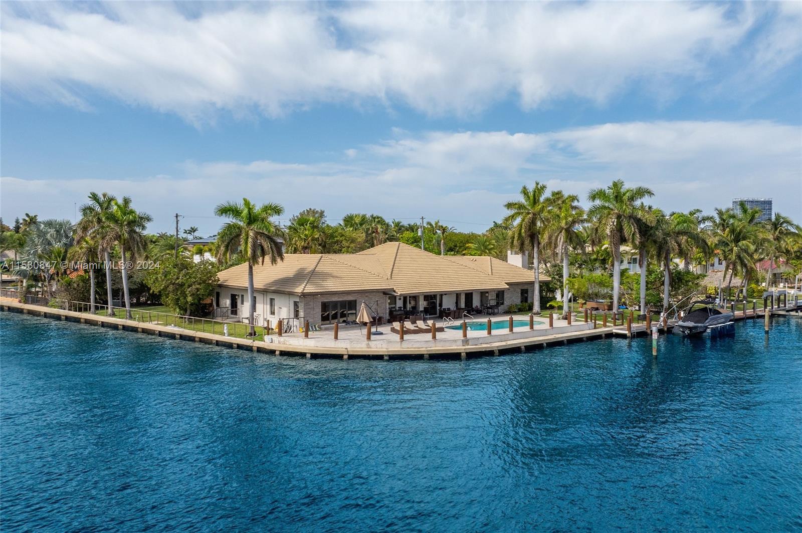 655 Hibiscus Dr, Hallandale Beach, Florida 33009, 6 Bedrooms Bedrooms, ,5 BathroomsBathrooms,Residential,For Sale,655 Hibiscus Dr,A11530847