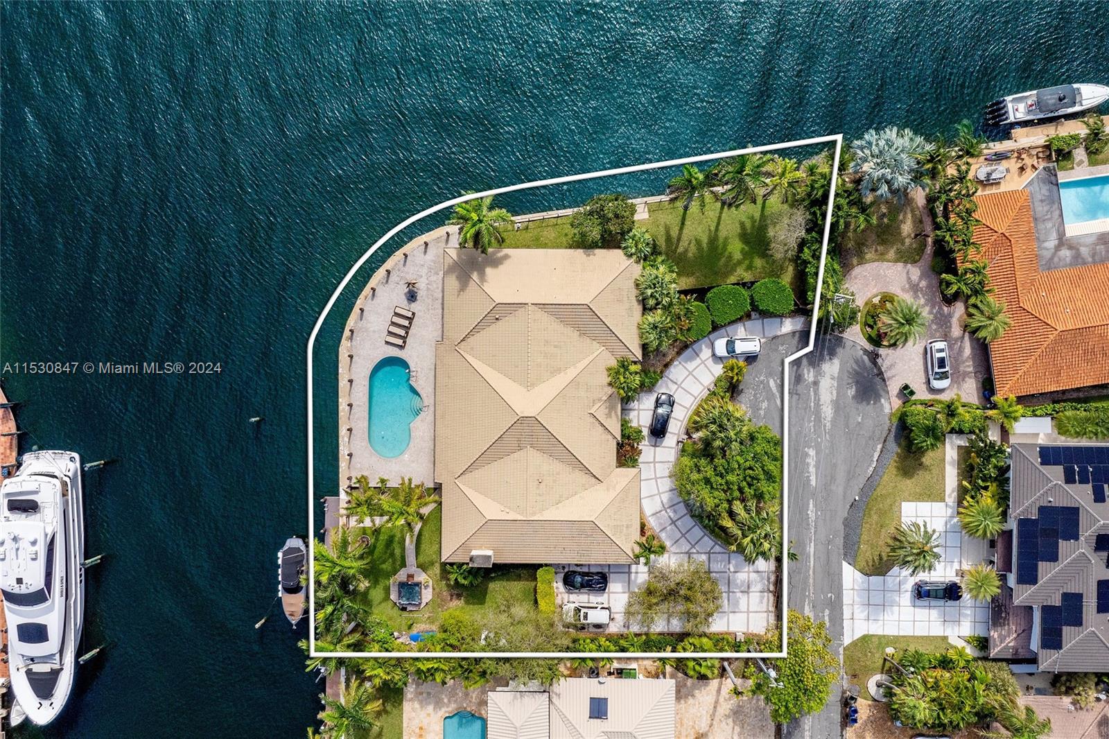 655 Hibiscus Dr, Hallandale Beach, FL, 33009 United States, 6 Bedrooms Bedrooms, ,5 BathroomsBathrooms,Residential,For Sale,Hibiscus Dr,A11530847