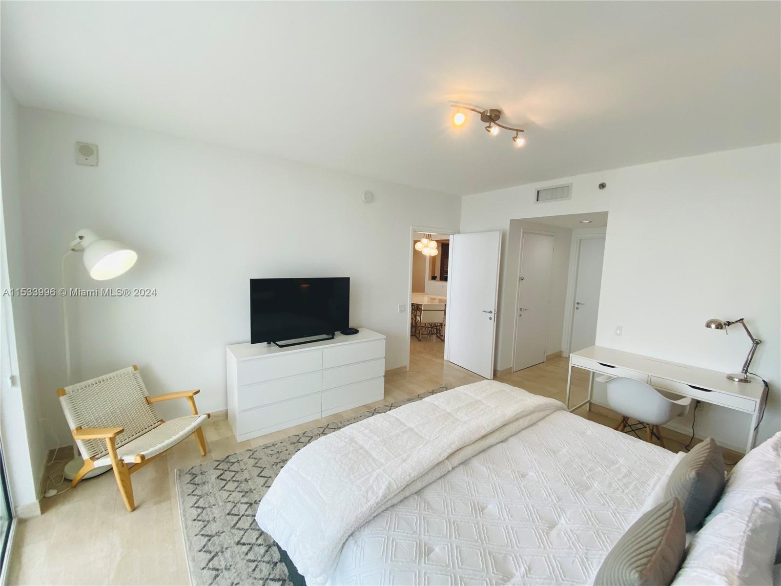 450 Alton Rd 1406, Miami Beach, Florida 33139, 2 Bedrooms Bedrooms, ,2 BathroomsBathrooms,Residentiallease,For Rent,450 Alton Rd 1406,A11533996