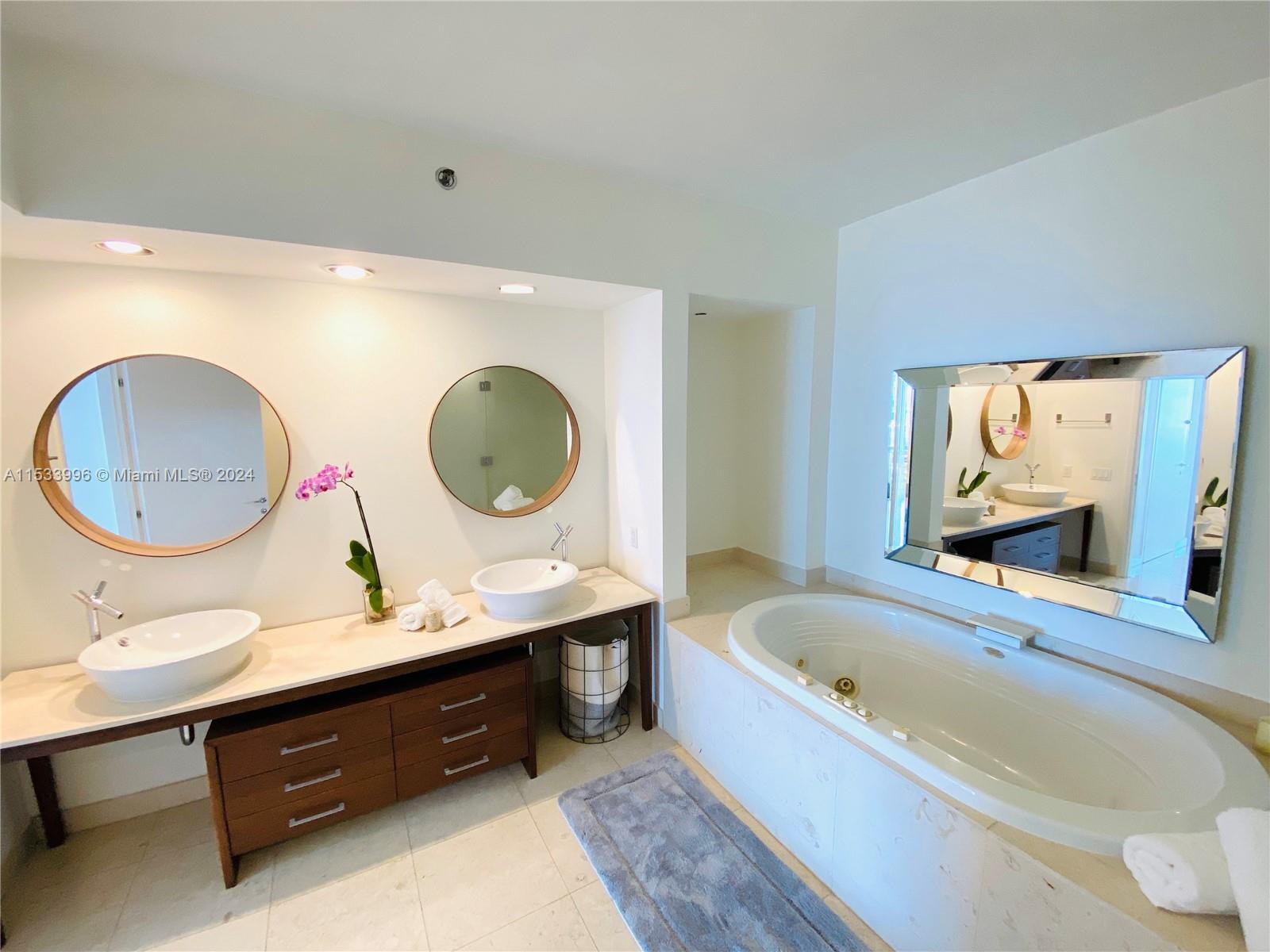 450 Alton Rd 1406, Miami Beach, Florida 33139, 2 Bedrooms Bedrooms, ,2 BathroomsBathrooms,Residentiallease,For Rent,450 Alton Rd 1406,A11533996