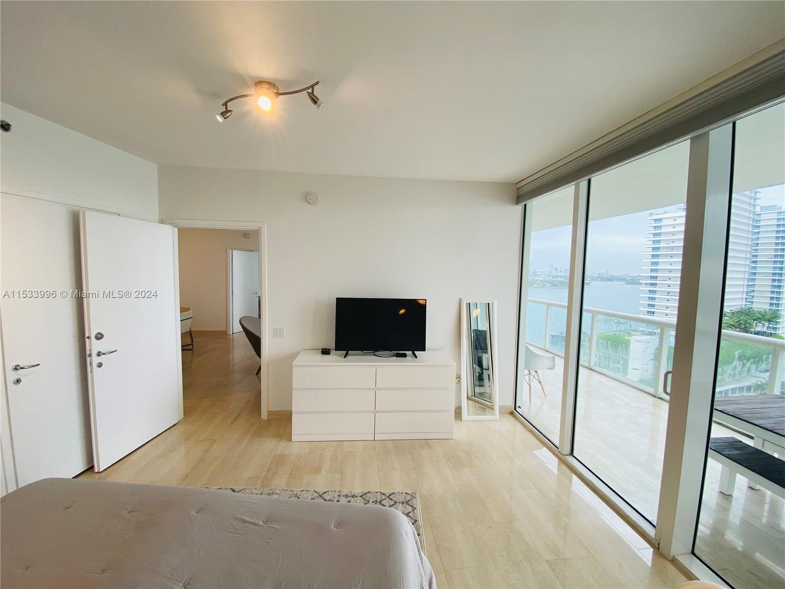 450 Alton Rd 1406, Miami Beach, Florida 33139, 2 Bedrooms Bedrooms, ,2 BathroomsBathrooms,Residentiallease,For Rent,450 Alton Rd 1406,A11533996