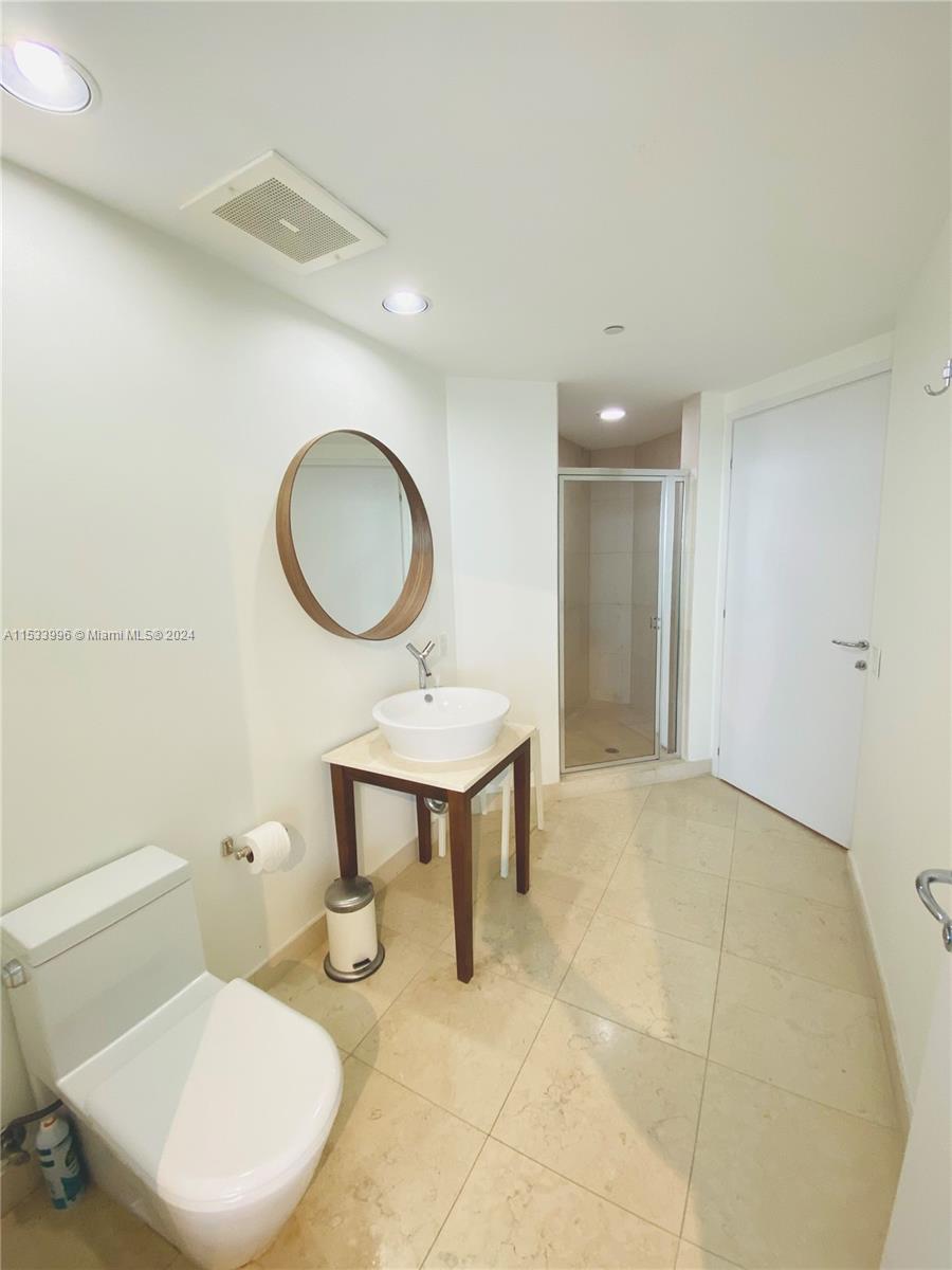 450 Alton Rd 1406, Miami Beach, Florida 33139, 2 Bedrooms Bedrooms, ,2 BathroomsBathrooms,Residentiallease,For Rent,450 Alton Rd 1406,A11533996