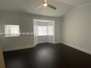 261 Navarre Ave C-4, Coral Gables, Florida 33134, 2 Bedrooms Bedrooms, ,2 BathroomsBathrooms,Residentiallease,For Rent,261 Navarre Ave C-4,A11536270