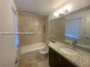 261 Navarre Ave C-4, Coral Gables, Florida 33134, 2 Bedrooms Bedrooms, ,2 BathroomsBathrooms,Residentiallease,For Rent,261 Navarre Ave C-4,A11536270