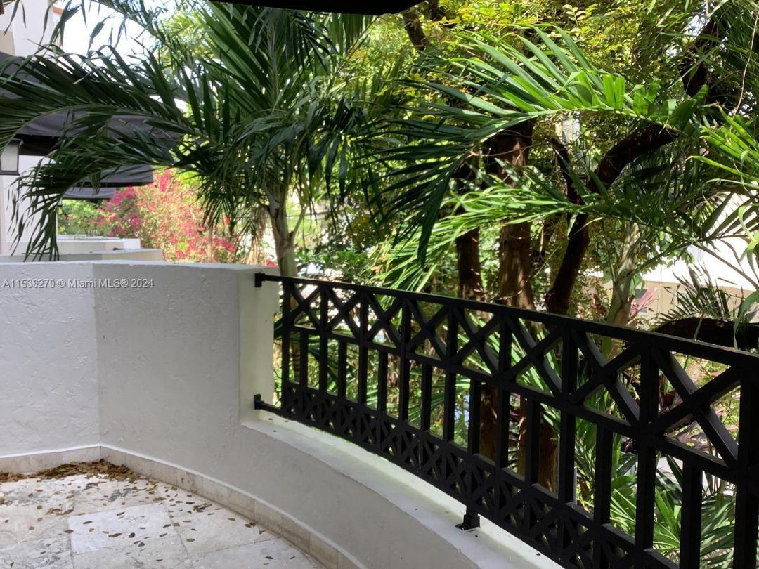 261 Navarre Ave C-4, Coral Gables, Florida 33134, 2 Bedrooms Bedrooms, ,2 BathroomsBathrooms,Residentiallease,For Rent,261 Navarre Ave C-4,A11536270