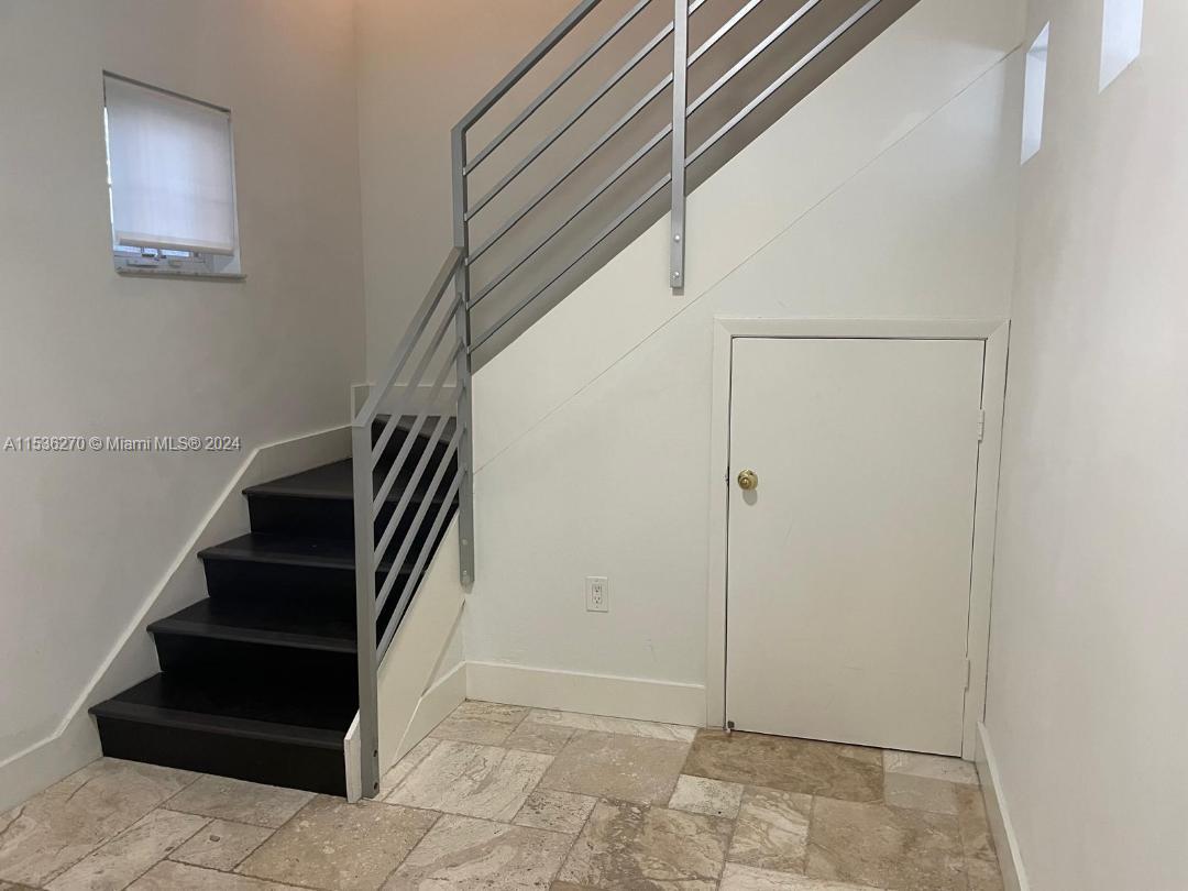 261 Navarre Ave C-4, Coral Gables, Florida 33134, 2 Bedrooms Bedrooms, ,2 BathroomsBathrooms,Residentiallease,For Rent,261 Navarre Ave C-4,A11536270