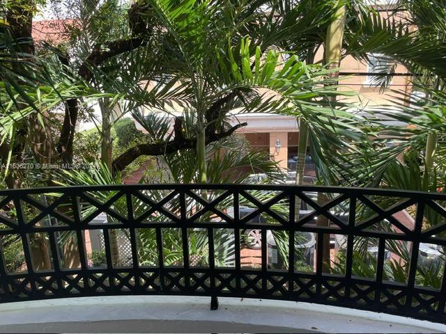 261 Navarre Ave C-4, Coral Gables, Florida 33134, 2 Bedrooms Bedrooms, ,2 BathroomsBathrooms,Residentiallease,For Rent,261 Navarre Ave C-4,A11536270