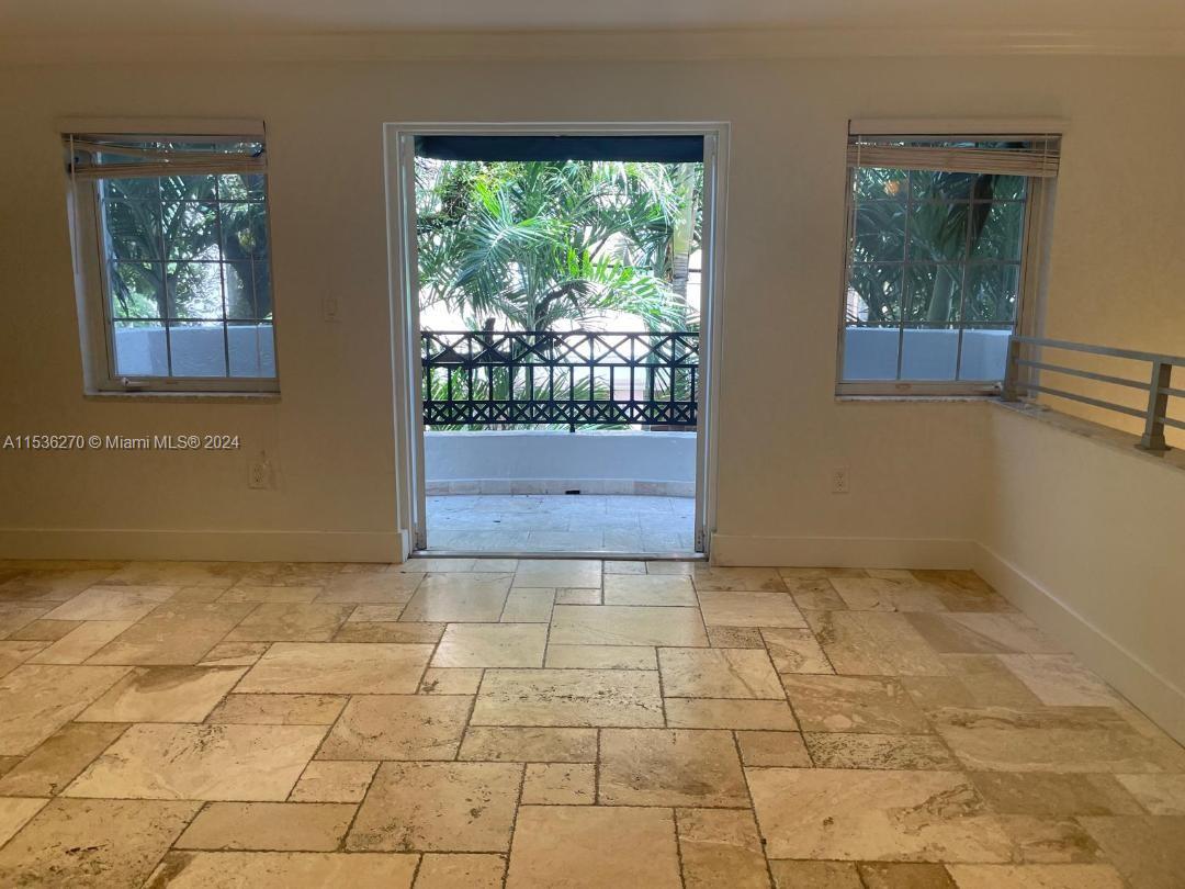 261 Navarre Ave C-4, Coral Gables, Florida 33134, 2 Bedrooms Bedrooms, ,2 BathroomsBathrooms,Residentiallease,For Rent,261 Navarre Ave C-4,A11536270