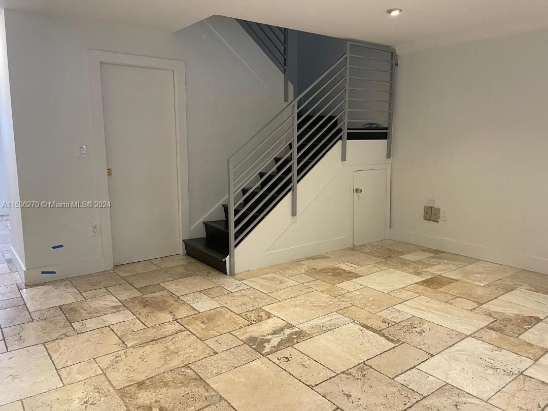 261 Navarre Ave C-4, Coral Gables, Florida 33134, 2 Bedrooms Bedrooms, ,2 BathroomsBathrooms,Residentiallease,For Rent,261 Navarre Ave C-4,A11536270