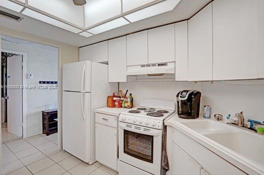 3111 N Ocean Drive 308, Hollywood, Florida 33019, 1 Bedroom Bedrooms, ,1 BathroomBathrooms,Residential,For Sale,3111 N Ocean Drive 308,A11536300