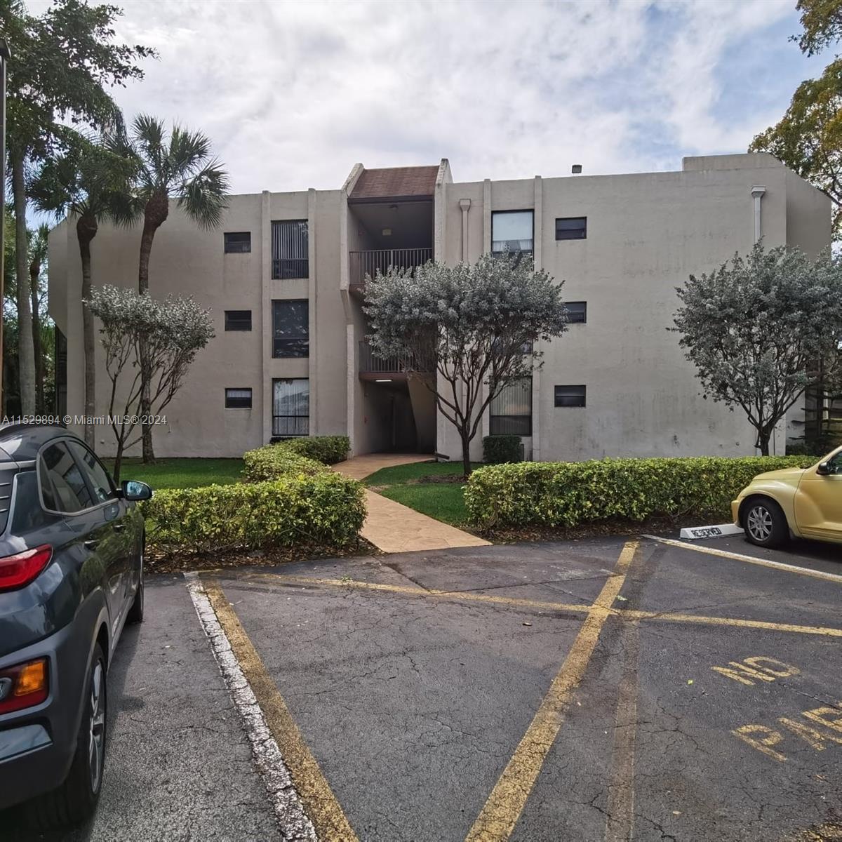 8050 W Mcnab Rd 323, Tamarac, Florida 33321, 2 Bedrooms Bedrooms, ,2 BathroomsBathrooms,Residential,For Sale,8050 W Mcnab Rd 323,A11529894