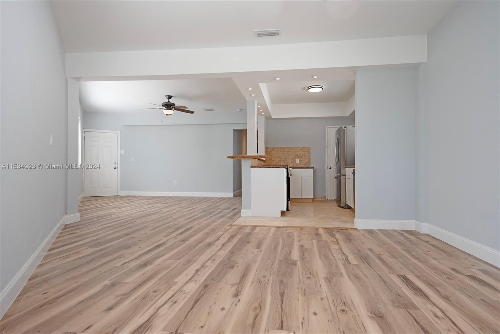 2383 Flamingo Dr 11, Miami Beach, Florida 33140, 3 Bedrooms Bedrooms, ,2 BathroomsBathrooms,Residentiallease,For Rent,2383 Flamingo Dr 11,A11534923