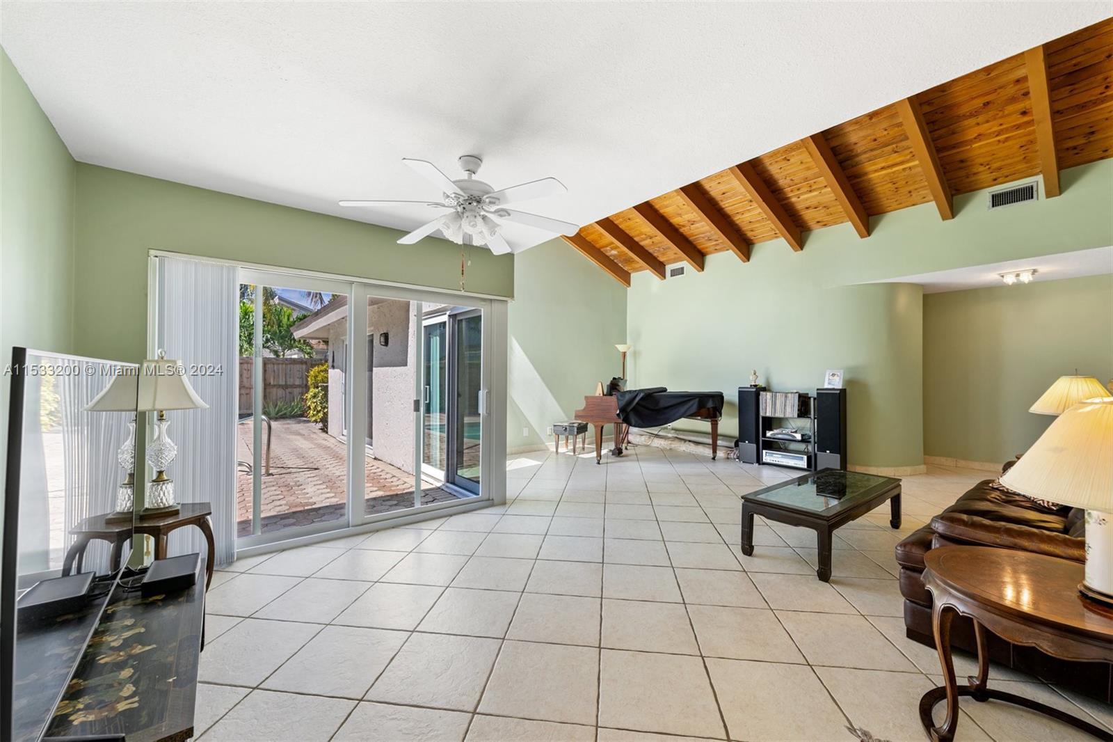 113 Kensington Rd, Hollywood, Florida 33021, 3 Bedrooms Bedrooms, ,2 BathroomsBathrooms,Residential,For Sale,113 Kensington Rd,A11533200