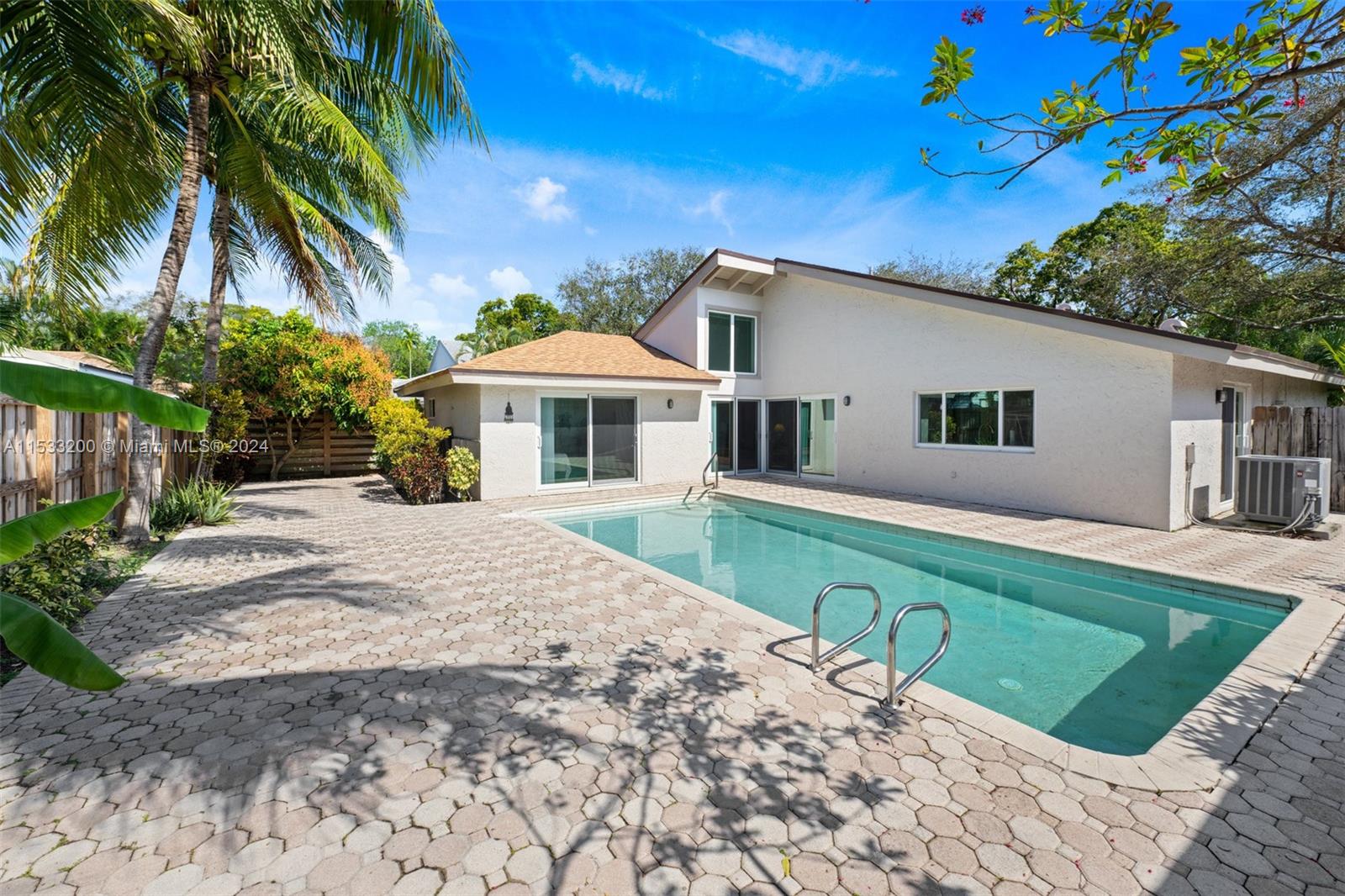 113 Kensington Rd, Hollywood, Florida 33021, 3 Bedrooms Bedrooms, ,2 BathroomsBathrooms,Residential,For Sale,113 Kensington Rd,A11533200