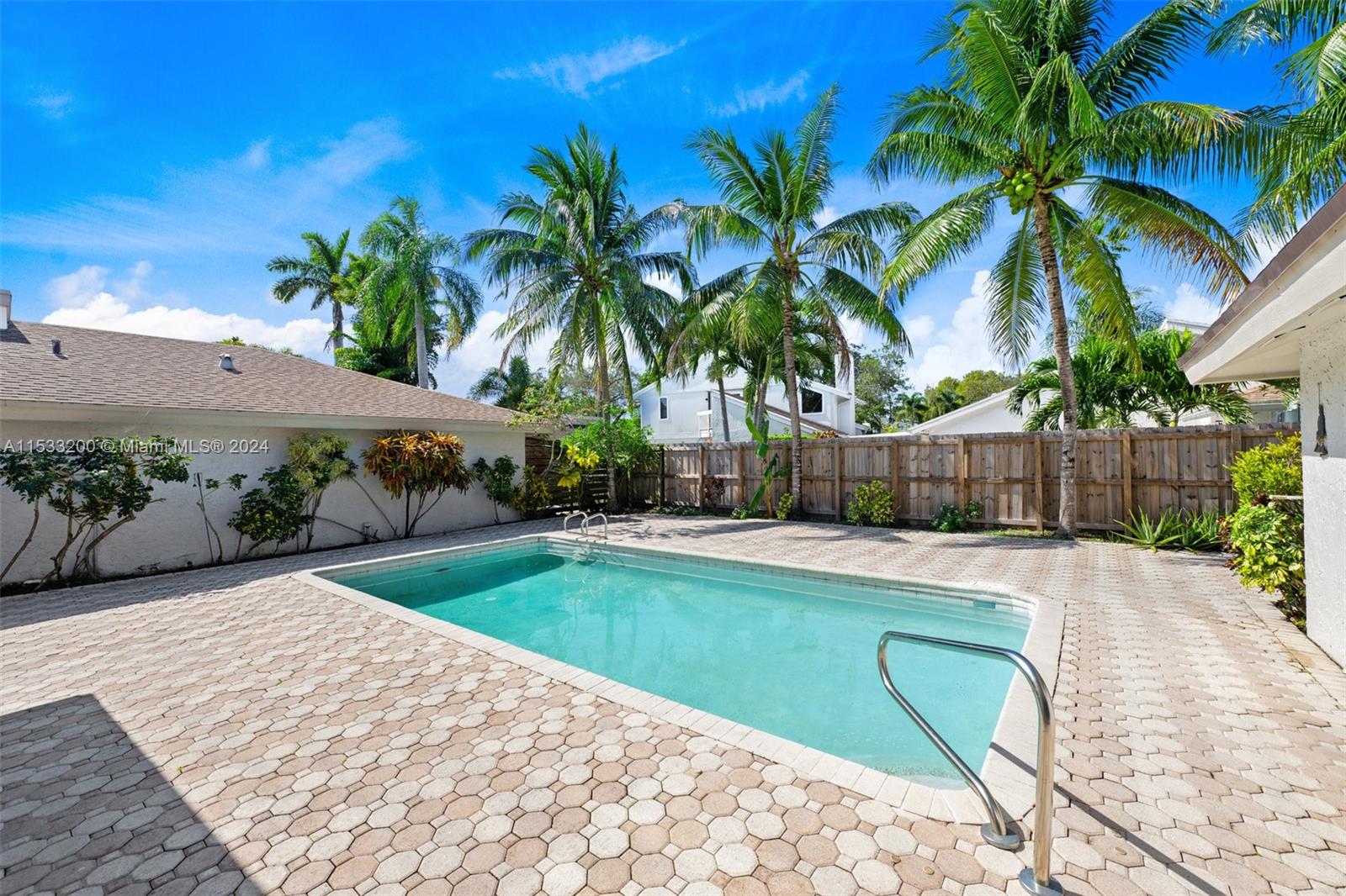 113 Kensington Rd, Hollywood, Florida 33021, 3 Bedrooms Bedrooms, ,2 BathroomsBathrooms,Residential,For Sale,113 Kensington Rd,A11533200