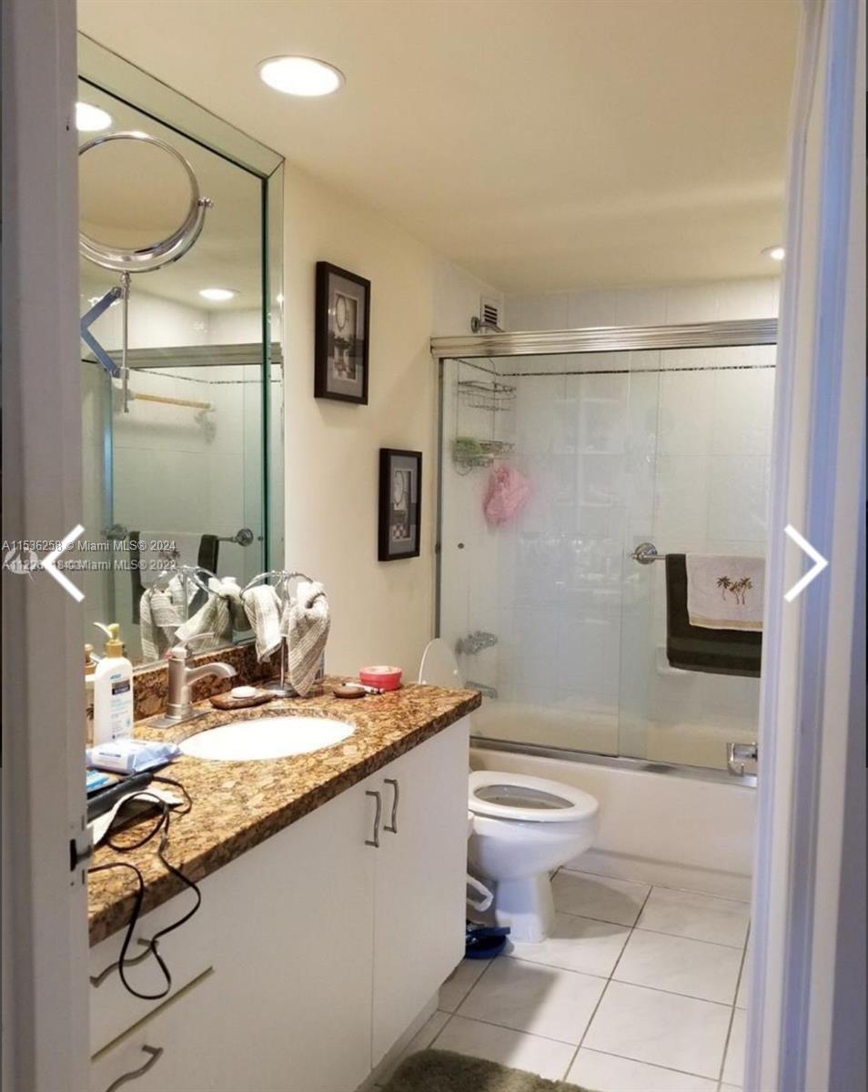 5401 Collins Ave 135, Miami Beach, Florida 33140, 2 Bedrooms Bedrooms, ,2 BathroomsBathrooms,Residential,For Sale,5401 Collins Ave 135,A11536258