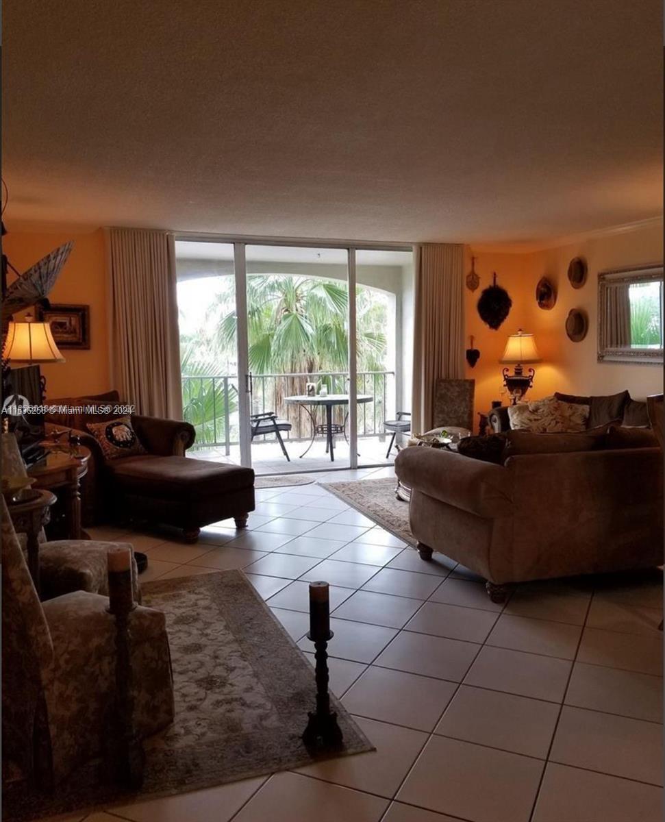5401 Collins Ave 135, Miami Beach, Florida 33140, 2 Bedrooms Bedrooms, ,2 BathroomsBathrooms,Residential,For Sale,5401 Collins Ave 135,A11536258