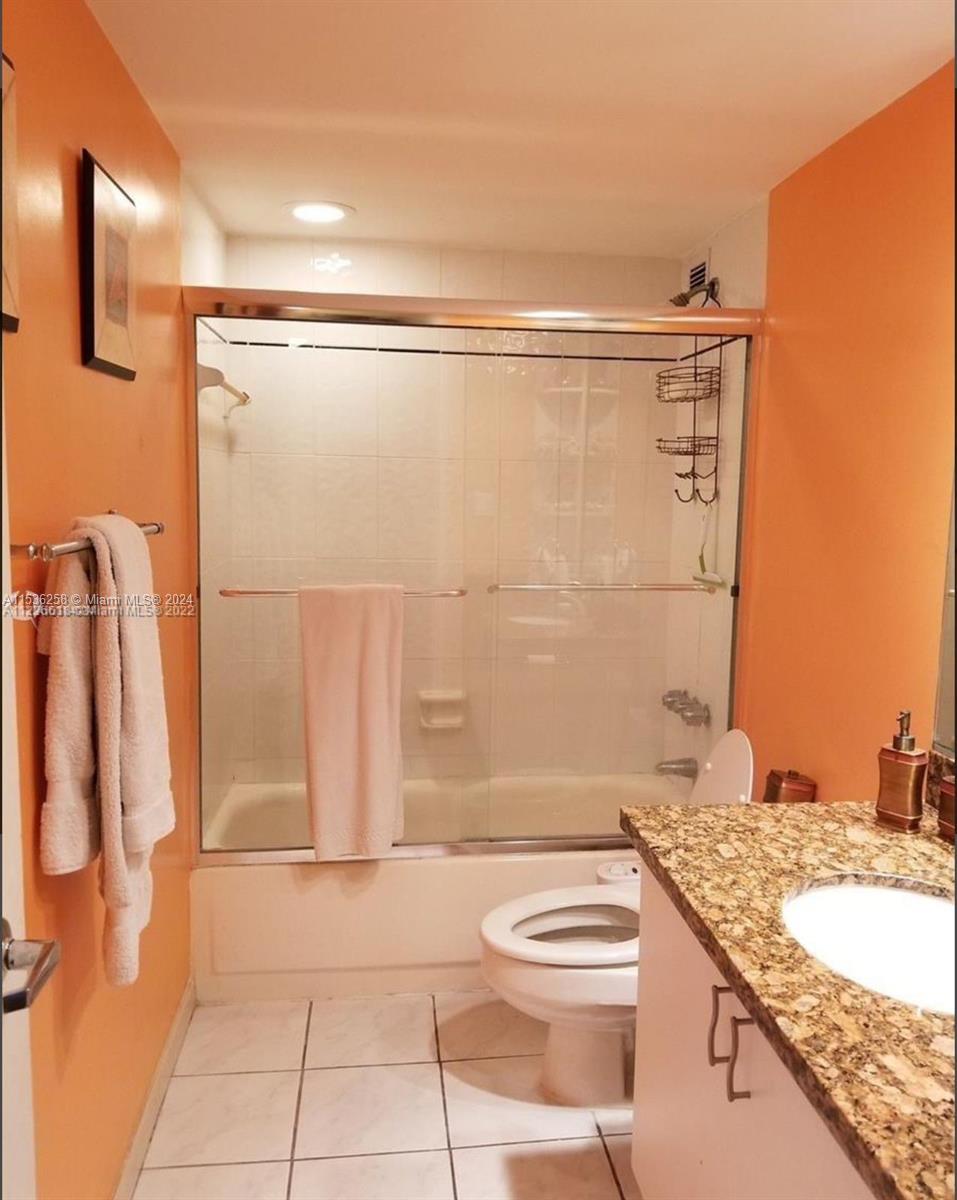 5401 Collins Ave 135, Miami Beach, Florida 33140, 2 Bedrooms Bedrooms, ,2 BathroomsBathrooms,Residential,For Sale,5401 Collins Ave 135,A11536258