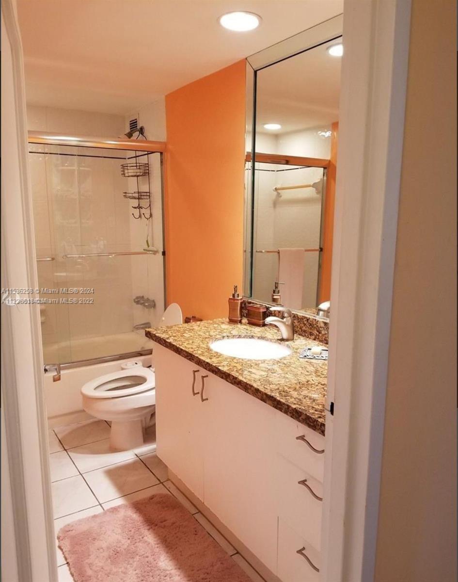 5401 Collins Ave 135, Miami Beach, Florida 33140, 2 Bedrooms Bedrooms, ,2 BathroomsBathrooms,Residential,For Sale,5401 Collins Ave 135,A11536258