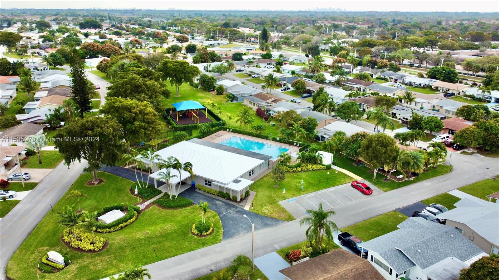 7112 NW 57th Dr, Tamarac, Florida 33321, 2 Bedrooms Bedrooms, ,2 BathroomsBathrooms,Residential,For Sale,7112 NW 57th Dr,A11535979