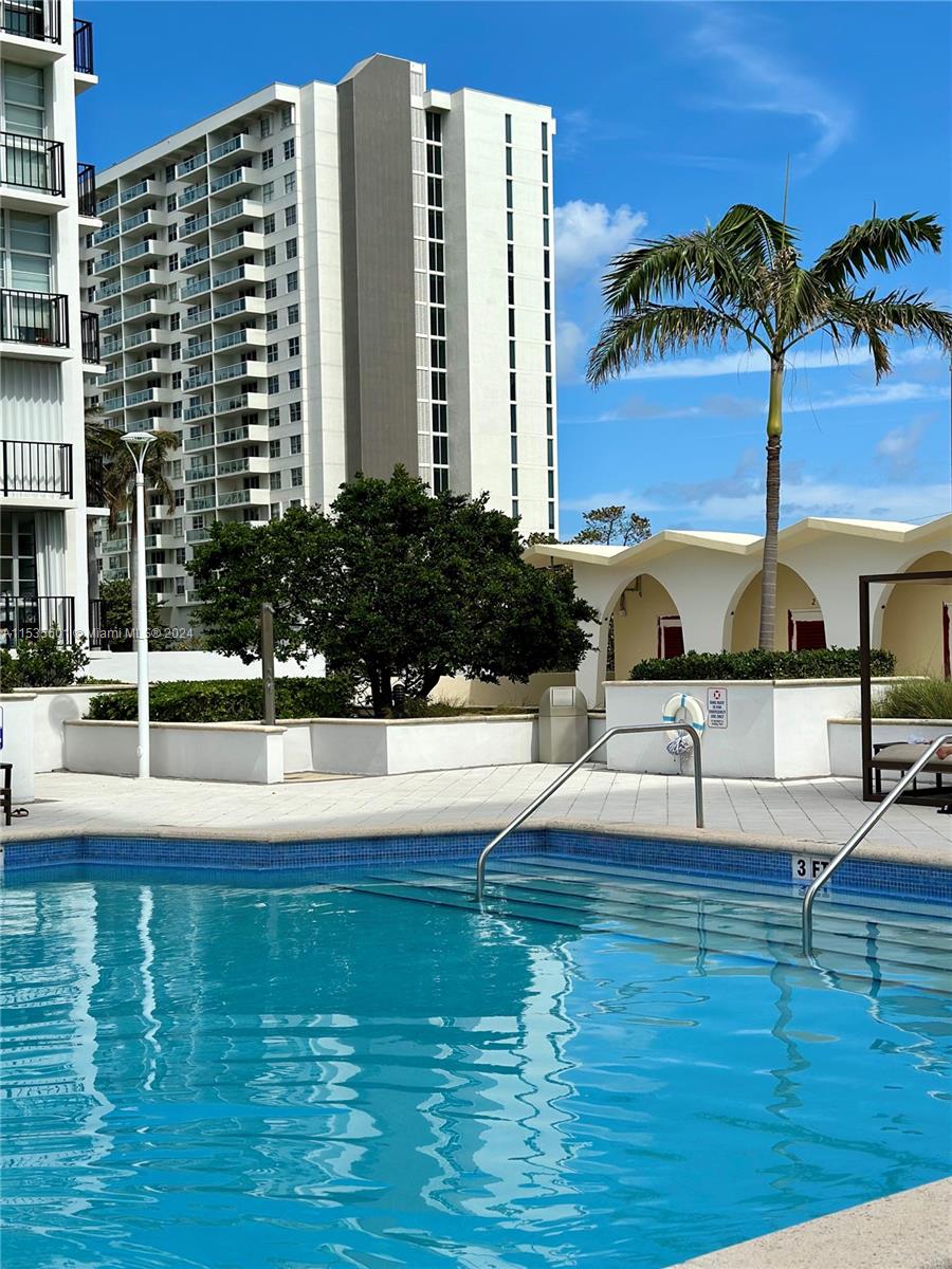 5600 Collins Ave 15D, Miami Beach, Florida 33140, 2 Bedrooms Bedrooms, ,2 BathroomsBathrooms,Residential,For Sale,5600 Collins Ave 15D,A11535601