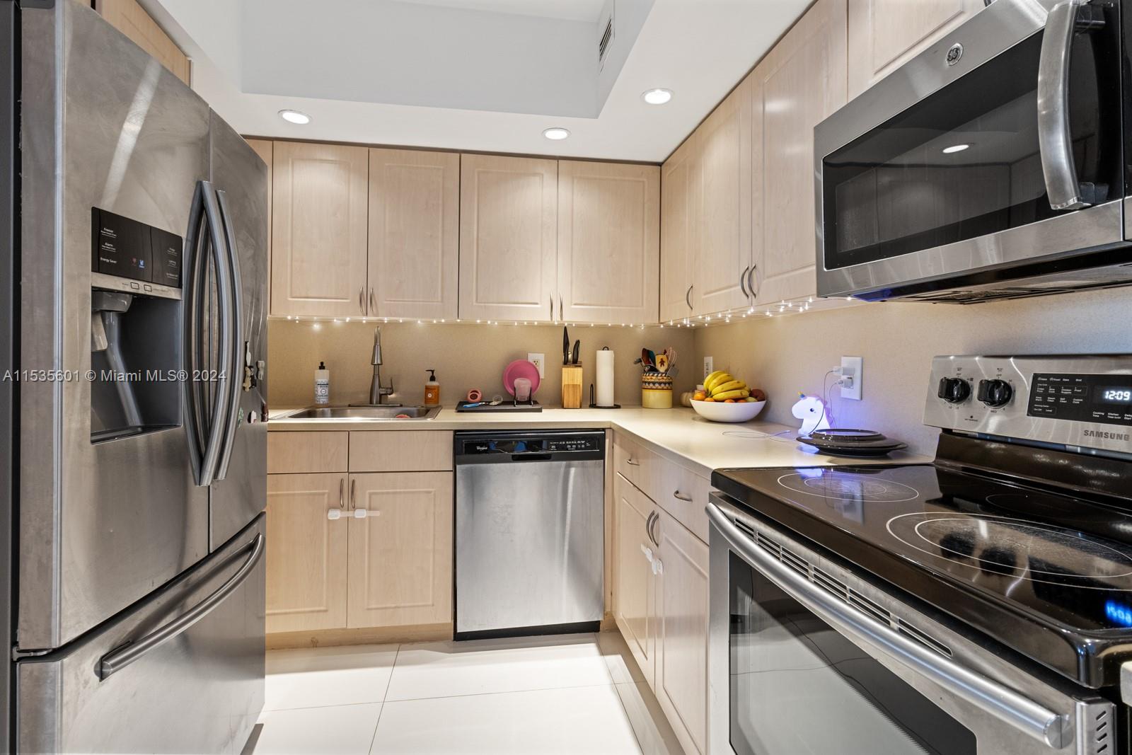 5600 Collins Ave 15D, Miami Beach, Florida 33140, 2 Bedrooms Bedrooms, ,2 BathroomsBathrooms,Residential,For Sale,5600 Collins Ave 15D,A11535601