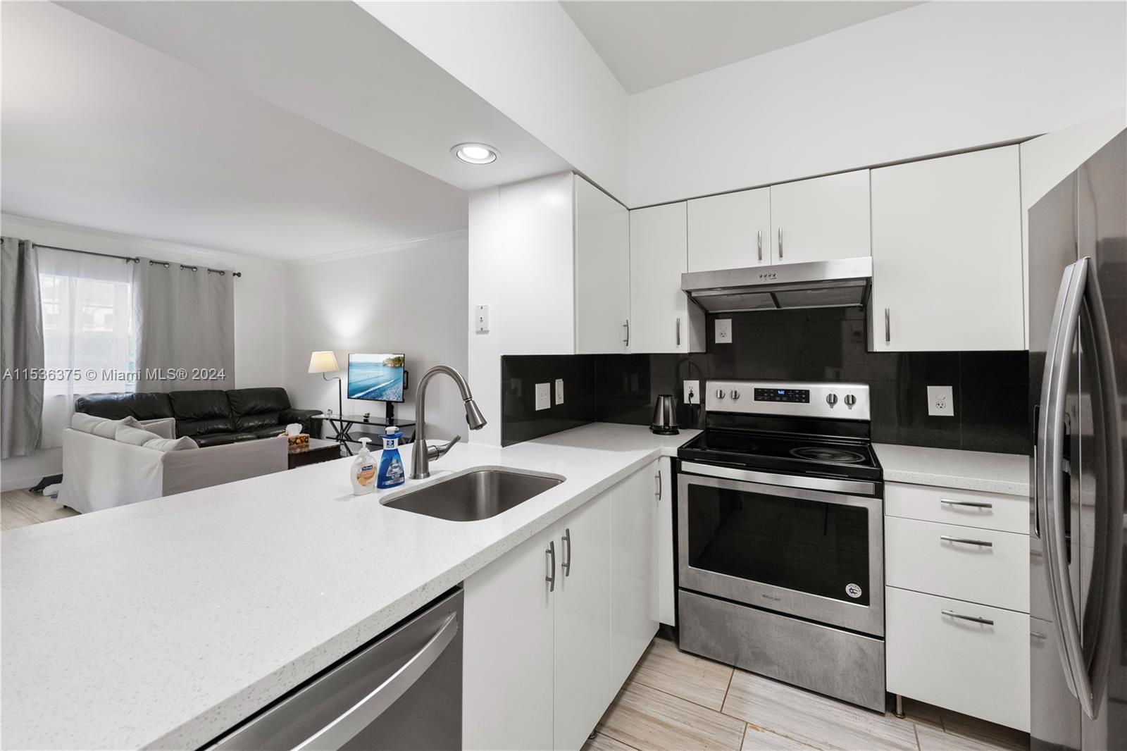 3155 184th St, Aventura, FL, 33160 United States, 1 Bedroom Bedrooms, ,1 BathroomBathrooms,Residential,For Sale,184th St,A11536375