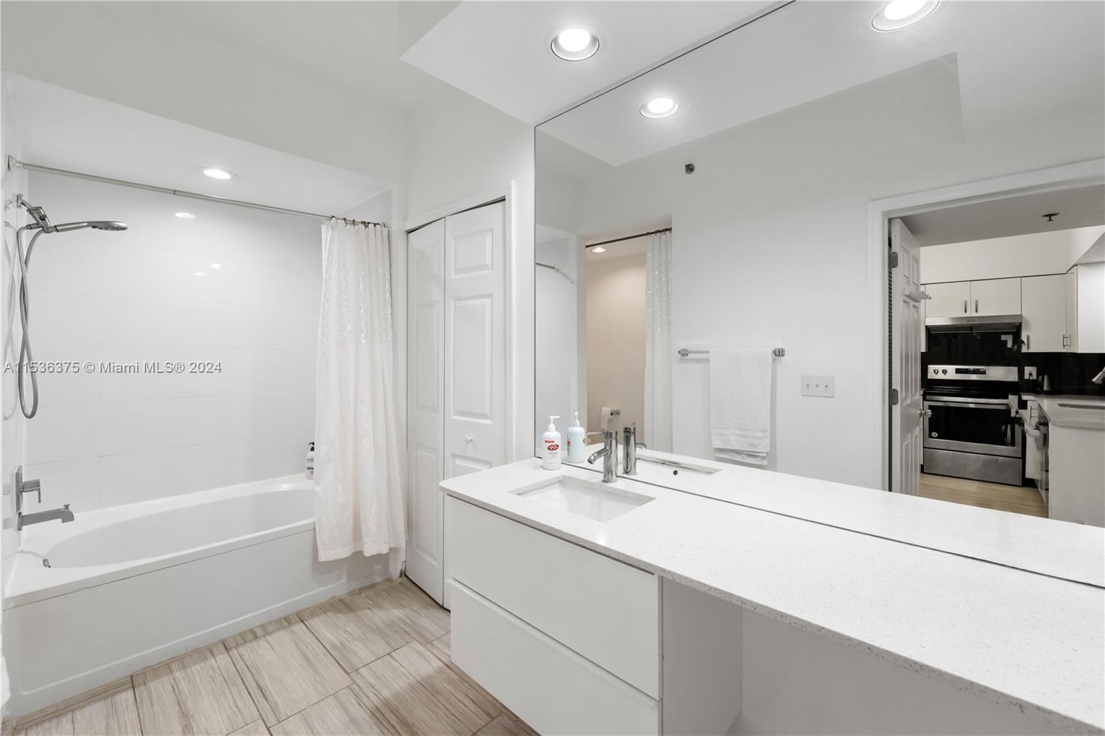 3155 184th St, Aventura, FL, 33160 United States, 1 Bedroom Bedrooms, ,1 BathroomBathrooms,Residential,For Sale,184th St,A11536375