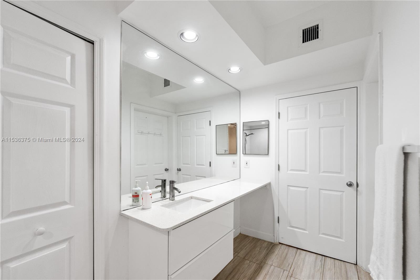 3155 184th St, Aventura, FL, 33160 United States, 1 Bedroom Bedrooms, ,1 BathroomBathrooms,Residential,For Sale,184th St,A11536375
