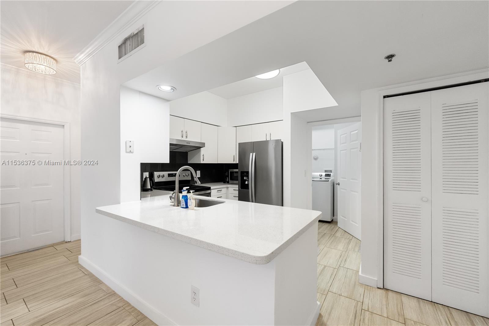 3155 184th St, Aventura, FL, 33160 United States, 1 Bedroom Bedrooms, ,1 BathroomBathrooms,Residential,For Sale,184th St,A11536375