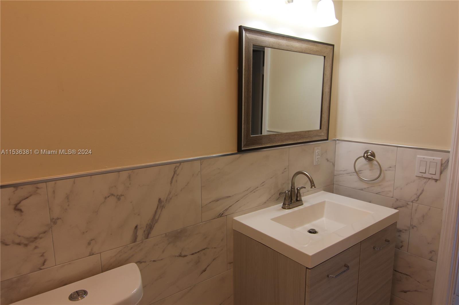 2001 SW 17 AVE 2001, Miami, Florida 33145, 2 Bedrooms Bedrooms, ,1 BathroomBathrooms,Residentiallease,For Rent,2001 SW 17 AVE 2001,A11536381