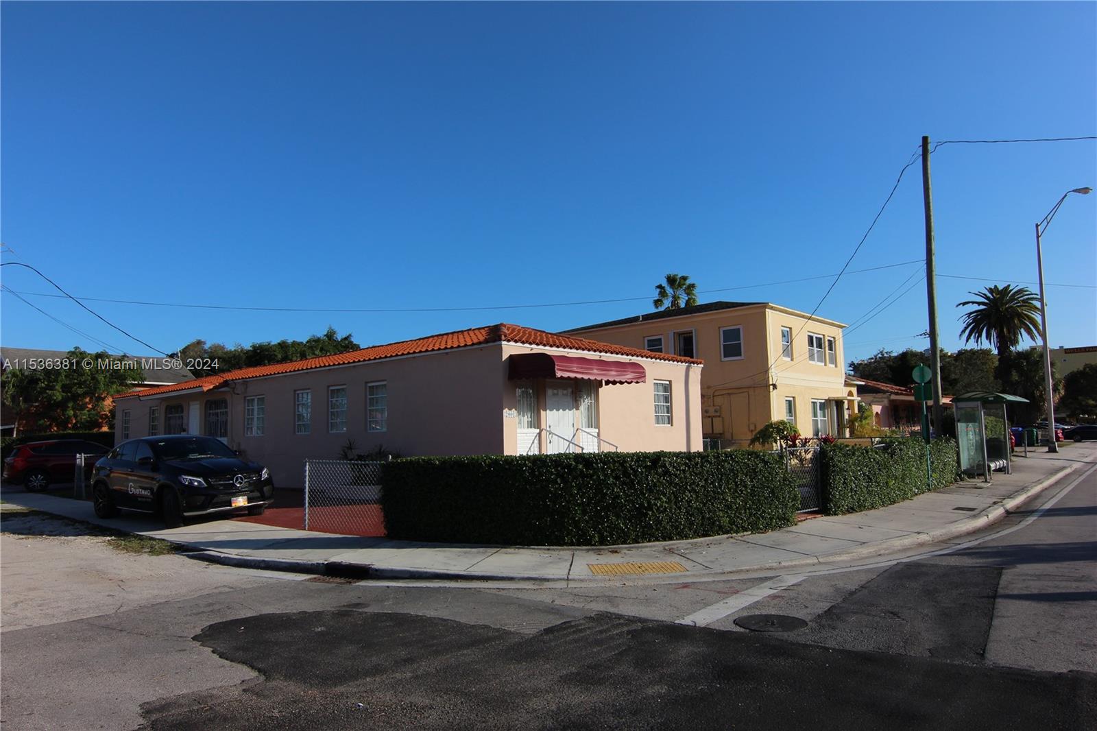 2001 SW 17 AVE 2001, Miami, Florida 33145, 2 Bedrooms Bedrooms, ,1 BathroomBathrooms,Residentiallease,For Rent,2001 SW 17 AVE 2001,A11536381