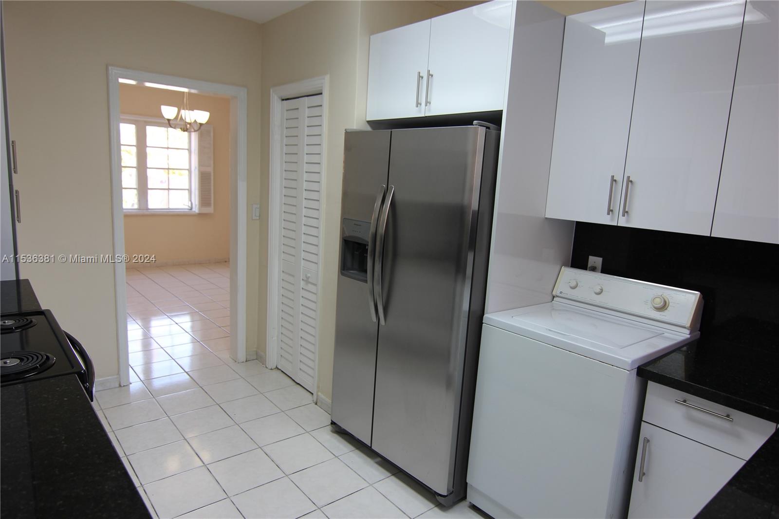 2001 SW 17 AVE 2001, Miami, Florida 33145, 2 Bedrooms Bedrooms, ,1 BathroomBathrooms,Residentiallease,For Rent,2001 SW 17 AVE 2001,A11536381
