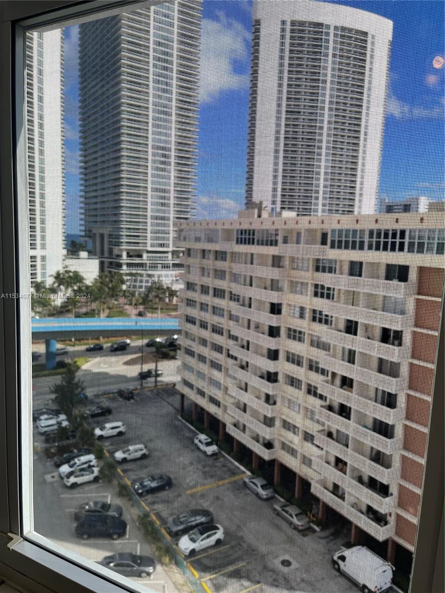 Hallandale Beach, Florida 33009, 1 Bedroom Bedrooms, ,1 BathroomBathrooms,Residential,For Sale,A11534077