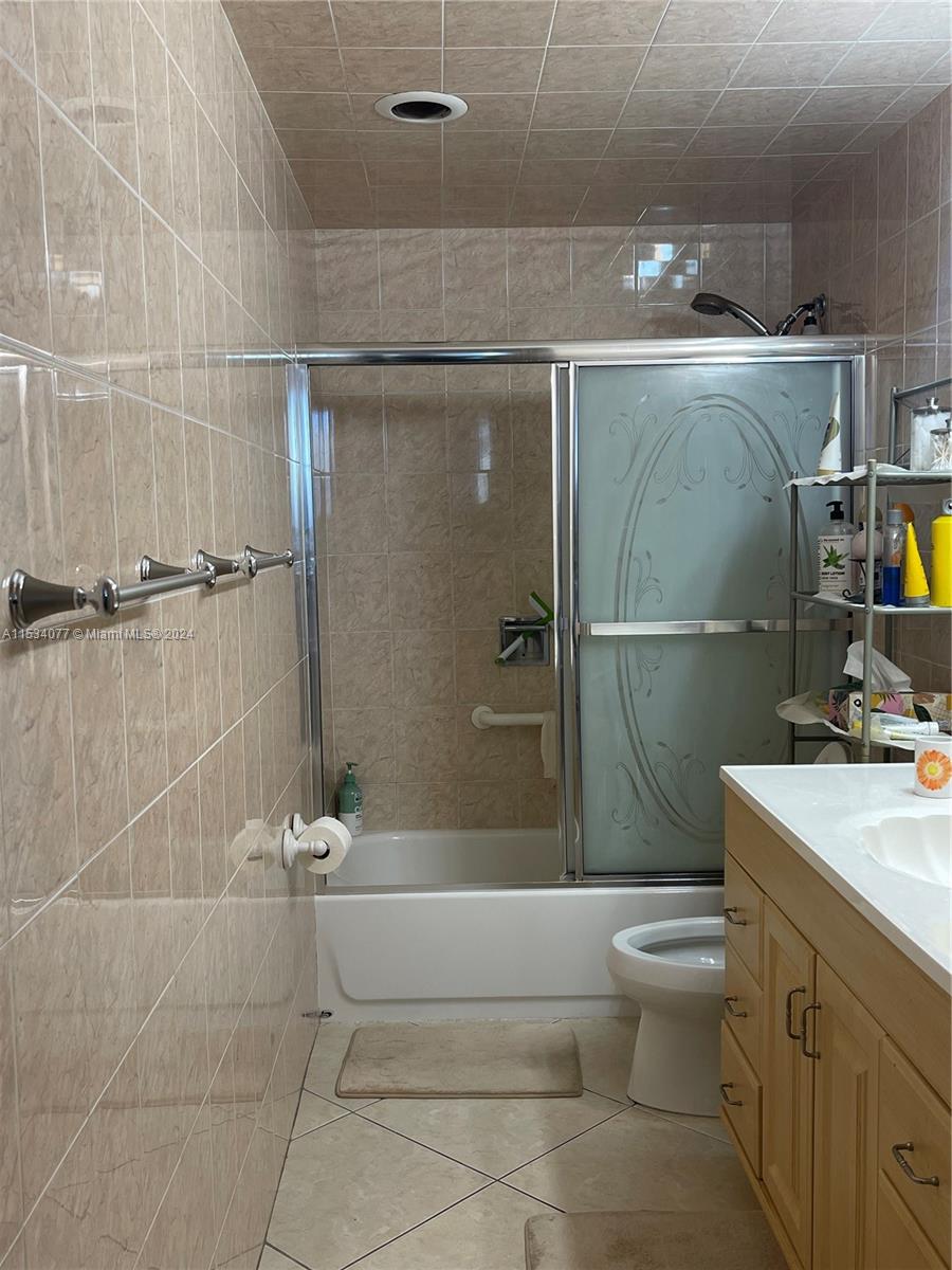 Hallandale Beach, Florida 33009, 1 Bedroom Bedrooms, ,1 BathroomBathrooms,Residential,For Sale,A11534077