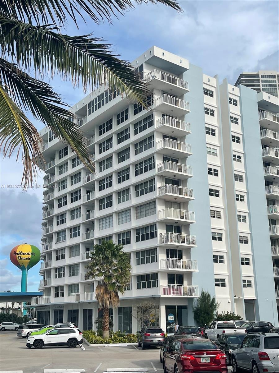 Hallandale Beach, Florida 33009, 1 Bedroom Bedrooms, ,1 BathroomBathrooms,Residential,For Sale,A11534077