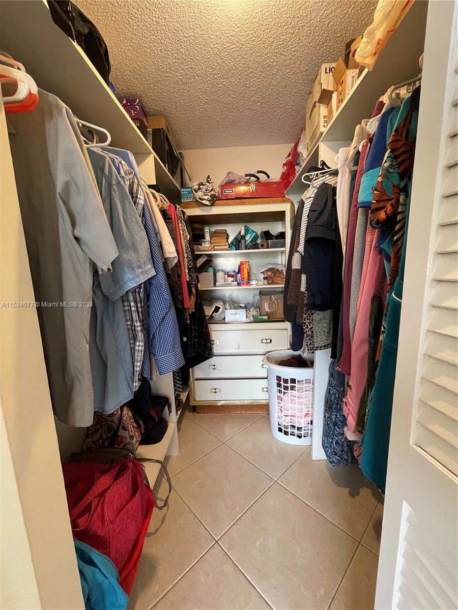 Hallandale Beach, Florida 33009, 1 Bedroom Bedrooms, ,1 BathroomBathrooms,Residential,For Sale,A11534077